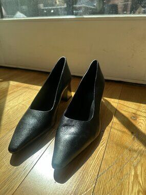 Vagabond Shoemakers Black Leather Pointed Toe Block Heel Pumps [40]